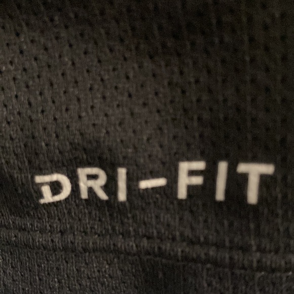 Nike Dri-Fit t-shirt - Picture 7 of 9